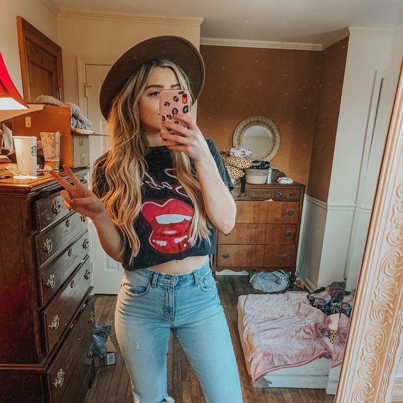 Mighty Fine Tops - MIGHTY FINE BABE GRAPHIC TEE